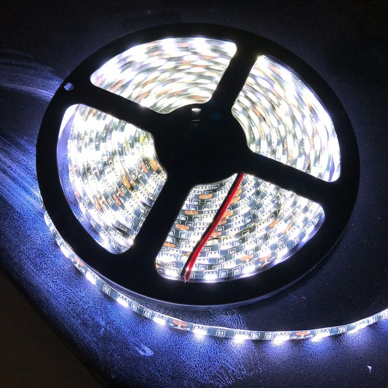Waterproof 5M Cool White 5050 SMD 300 LED 12V Led Strip Lights Black Board